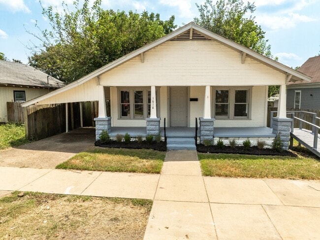Building Photo - Freshly Updated 3 Bedroom House
