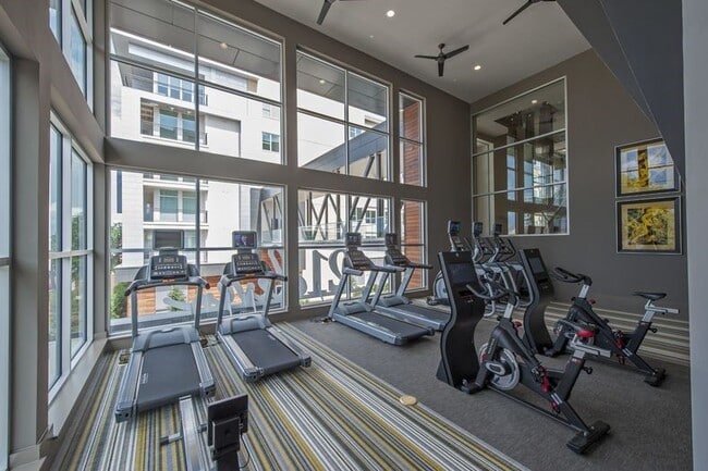 Building Photo - 2111 Westheimer Rd