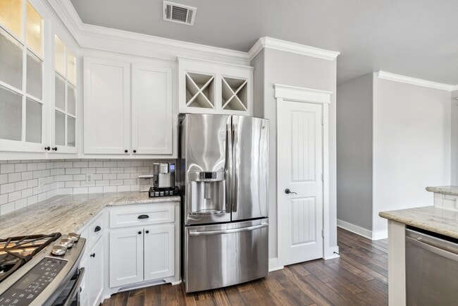 Building Photo - 12336 Pebble View Dr