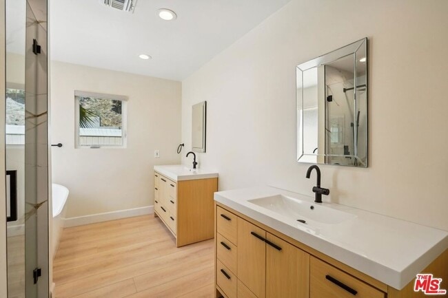 Building Photo - 5131 Campo Rd