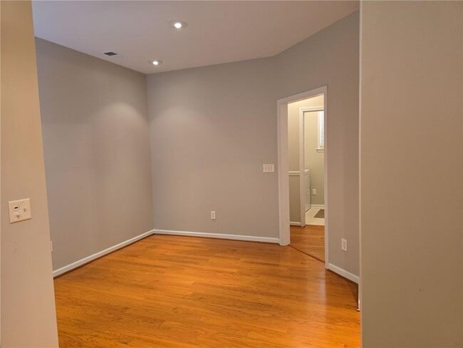 Building Photo - 304 Laurel Glen Crossing