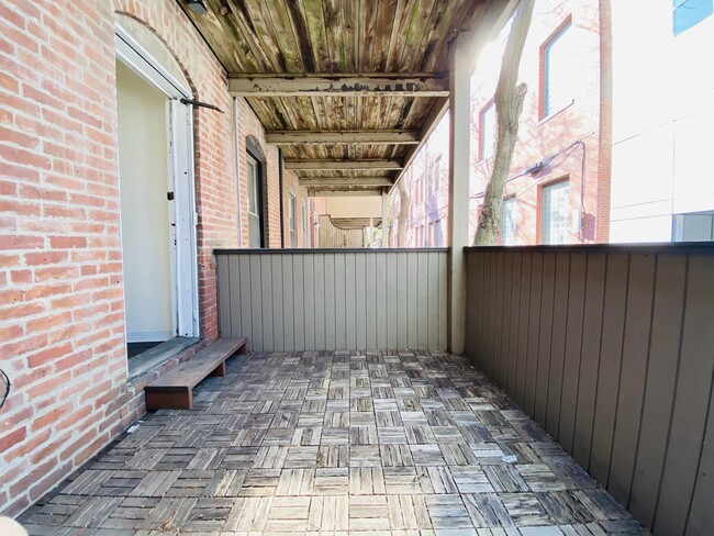 Building Photo - 50 Saint Germain St