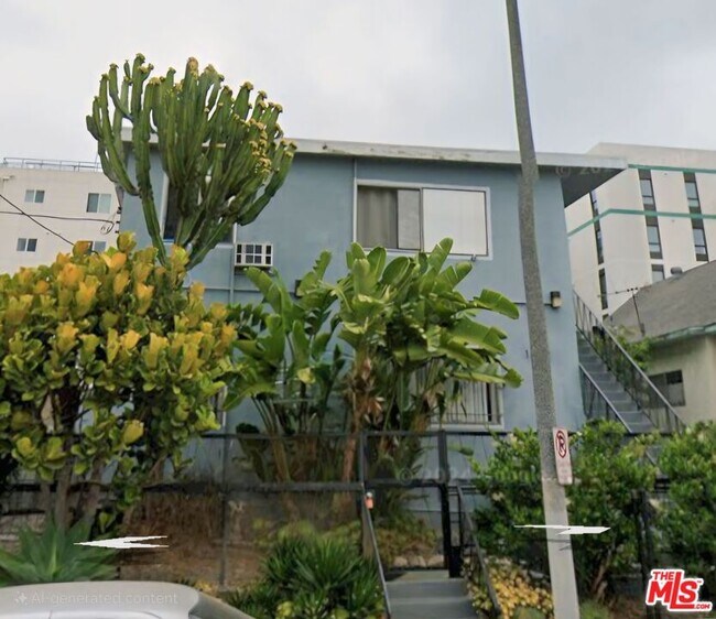 Primary Photo - 1022 S Catalina St