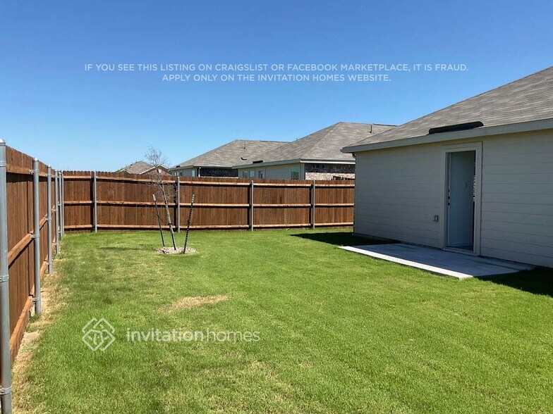 Building Photo - 935 Carrick Dr