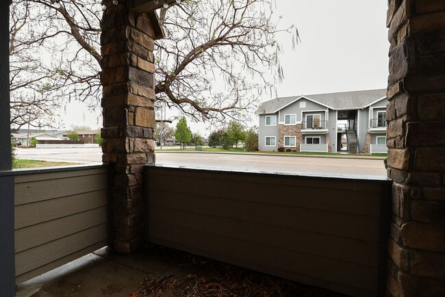 Building Photo - Updated 2 Bedroom Apartment in Windsor