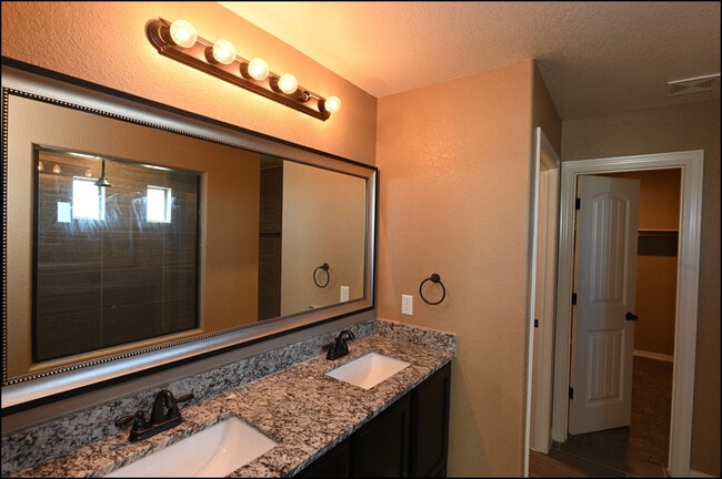 Building Photo - 4628 Marisabel Azcarate St
