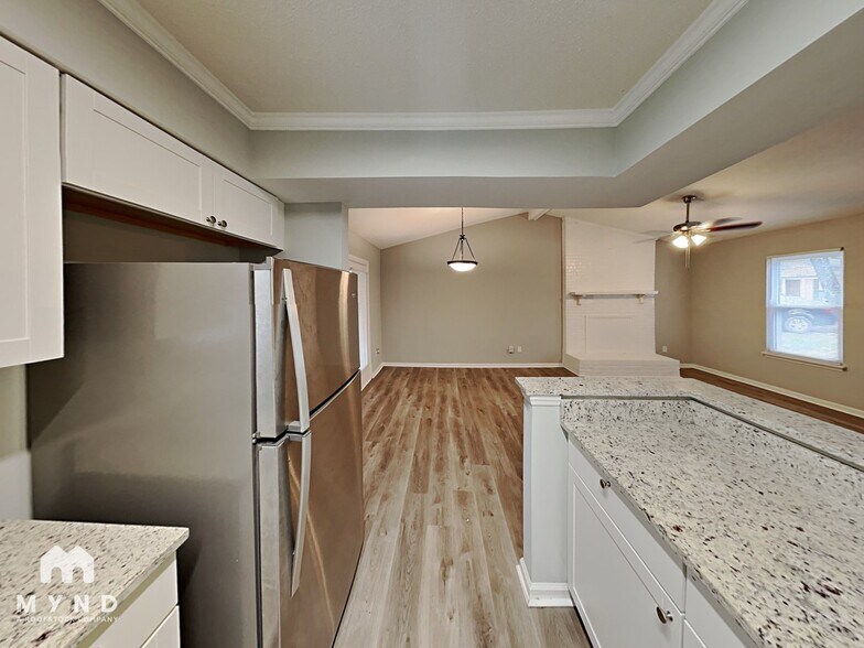 Building Photo - 6202 Blue Jay Ln