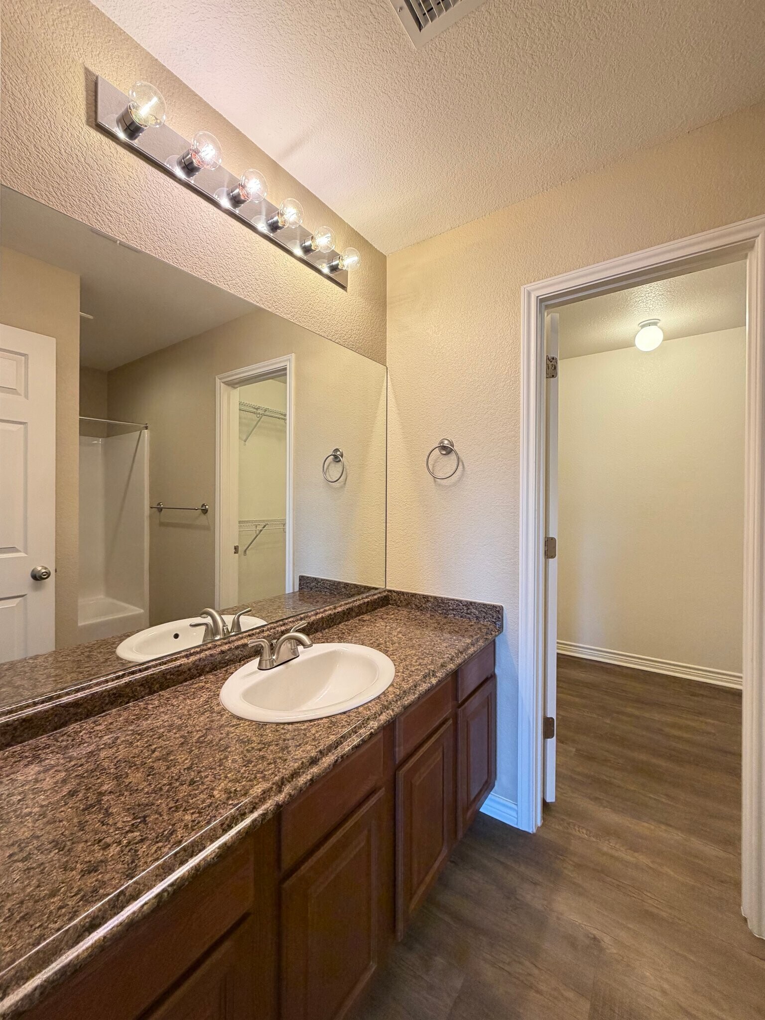 Building Photo - 5109 Graceland Dr