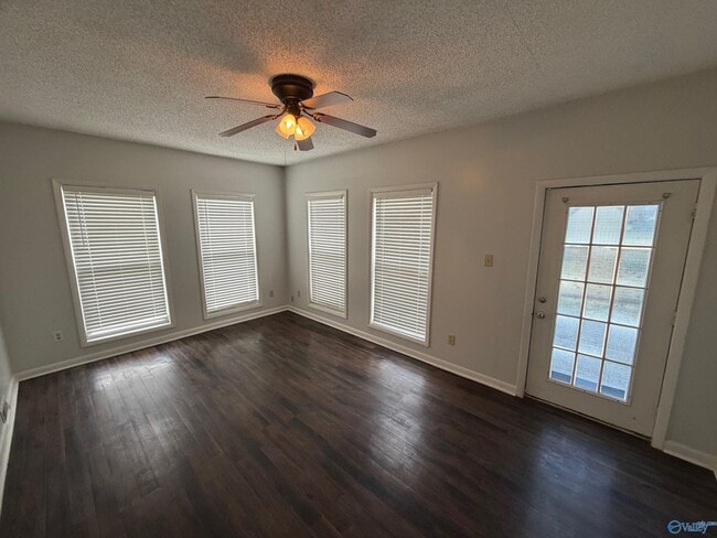 Building Photo - 756 Morris St SW