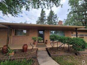 Building Photo - Cozy 3 Bedroom Home for Rent on Parkview Blvd