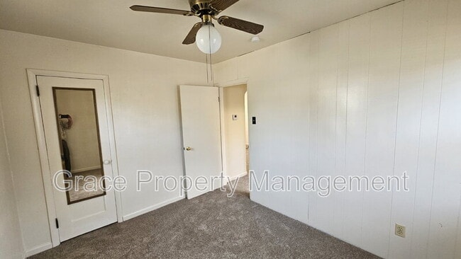 Building Photo - 610 S Eliot St