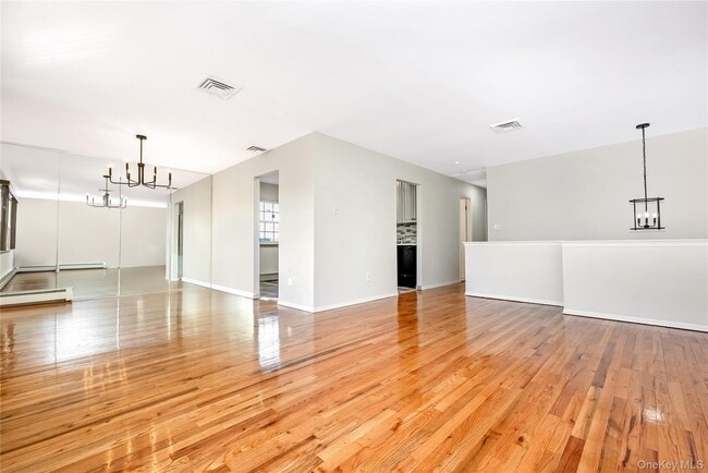 Building Photo - 2463 Rockville Centre Pkwy
