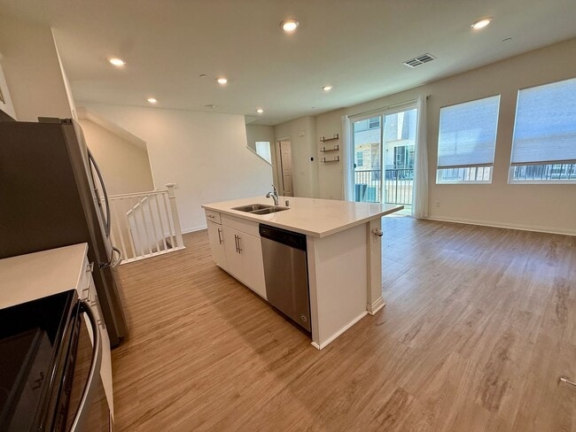 Building Photo - Luxury Townhome 3 level 2 car garage  modern kitchen must see charmer $3350