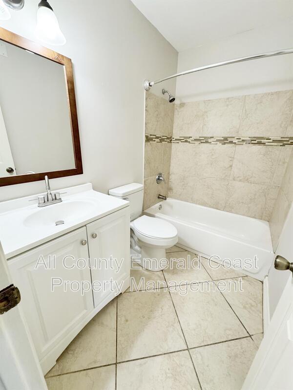 Building Photo - 710 Swan Ln