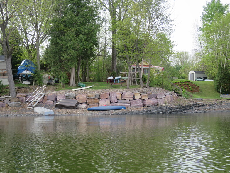 Lake access - 111 Causeway Rd