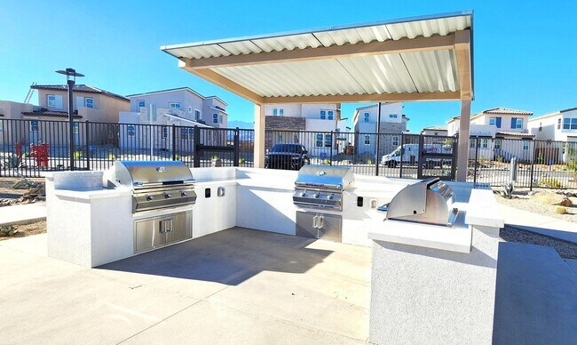 Building Photo - 35770 McCarthy St