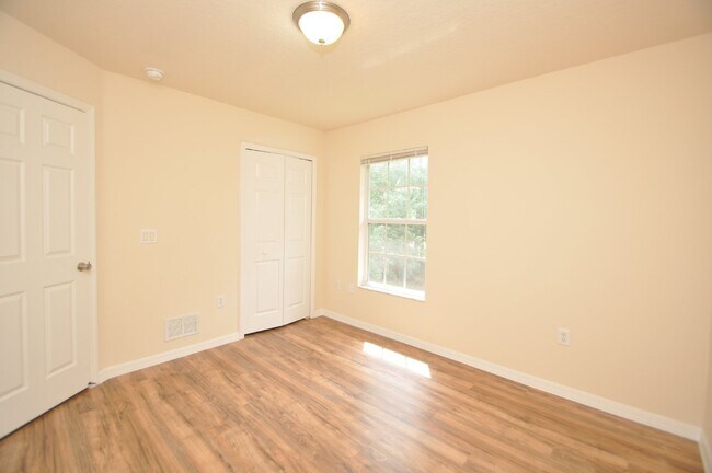 Building Photo - 2 STORY-3/3/1 DUPLEX