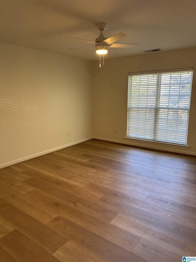 Building Photo - 521 Reach Dr