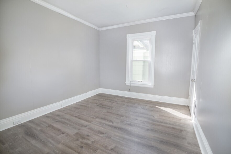 Building Photo - 133 Bowers Ave