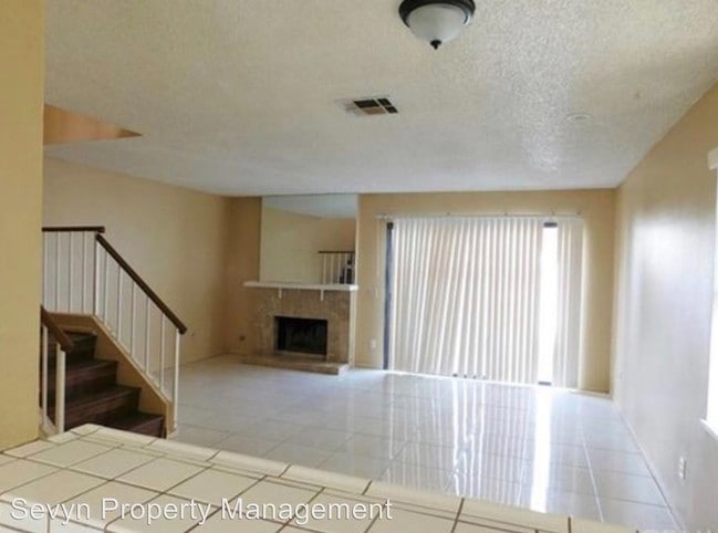 Building Photo - 2 br, 1.5 bath House - 8739 Pinecrest Place