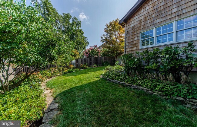 Building Photo - 628 Tazewell Rd NW