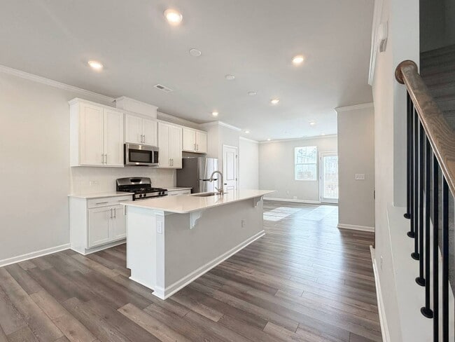 Building Photo - 196 Aster Bloom Ln