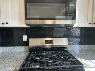 All Niew Microwave & Gas Range - 11921 Tarragon Rd