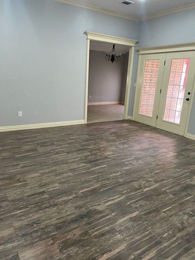 Building Photo - 8102 Vail Drive