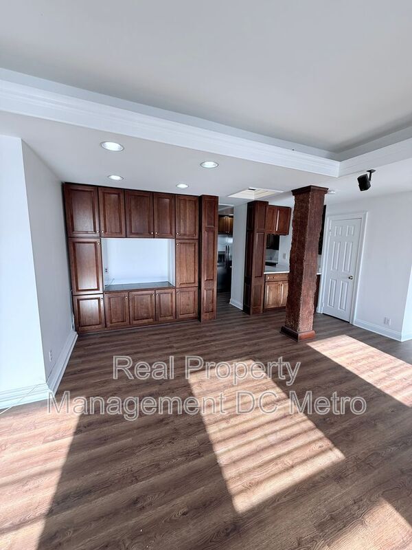 Building Photo - 1316 New Hampshire Ave NW