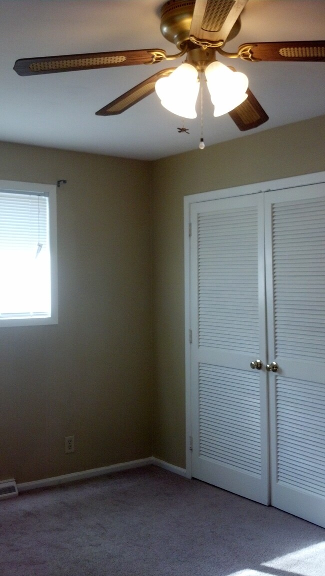 Master Bedroom Closet - 3919 N Donna Ln