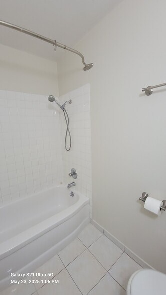 Building Photo - 418 W Redondo Dr