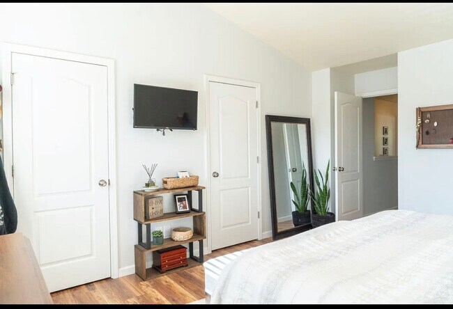 Building Photo - 12558 McGrath Dr