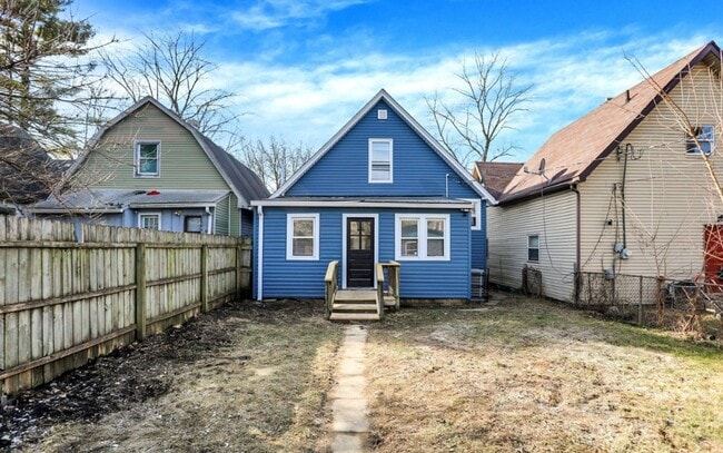 Building Photo - 3 Bed Home Accepting section 8 housing vouchers!