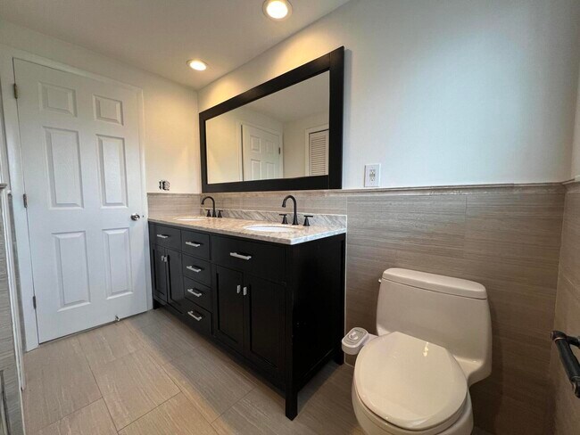 Building Photo - 4033 Ramblewood Dr
