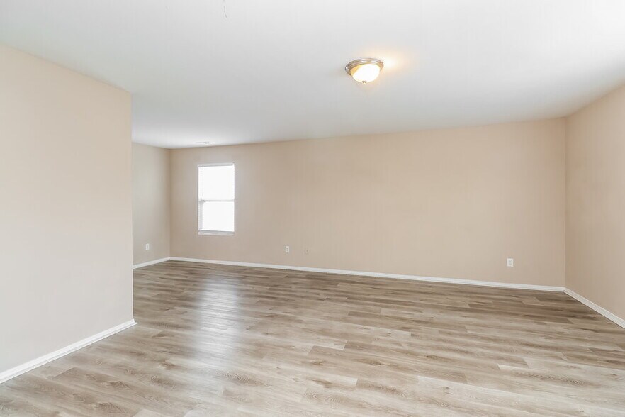 Building Photo - 11009 Dry Stone Dr