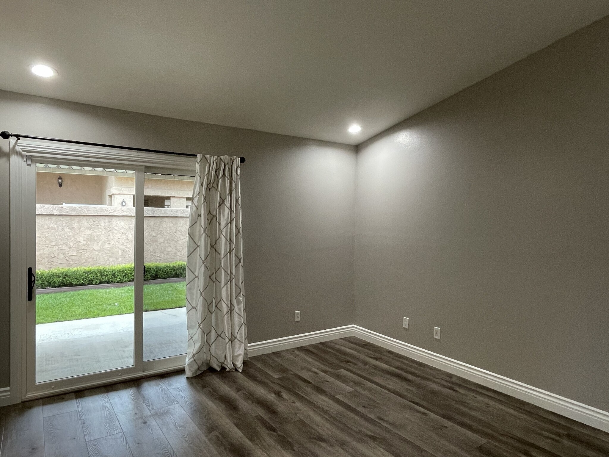 Building Photo - 4704 Penrose Ave