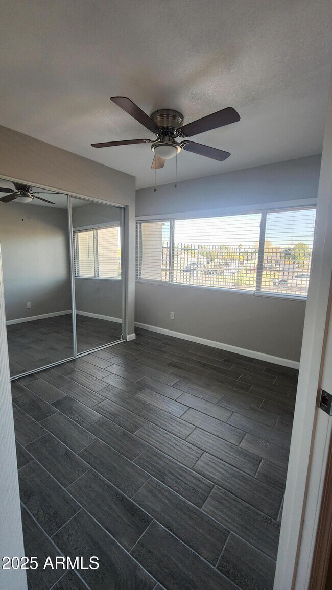 Building Photo - 4330 N 5th Ave