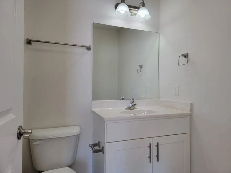 Building Photo - 64 Rollins Ln