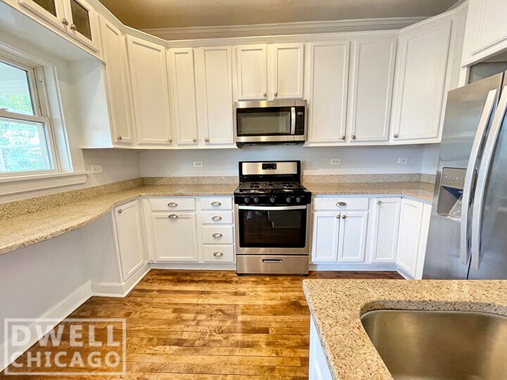 Building Photo - 3818 N Kenneth Ave