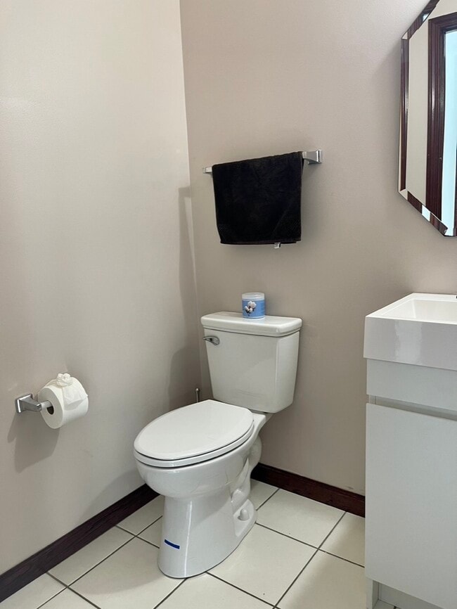 Building Photo - 2205 Clipper Ct