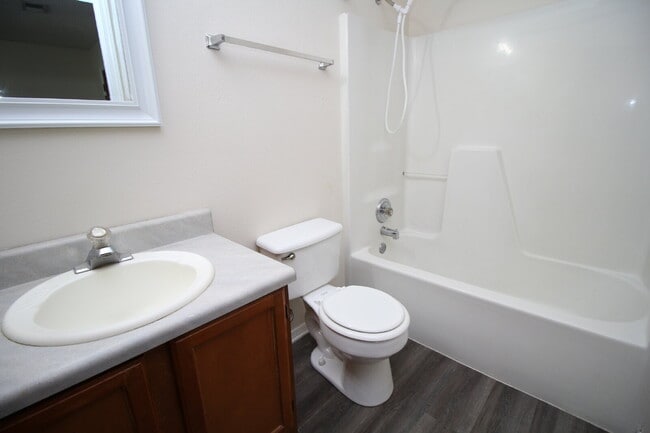 Building Photo - 3 Bedroom Home Near Blue Angel Pkwy – Spac...