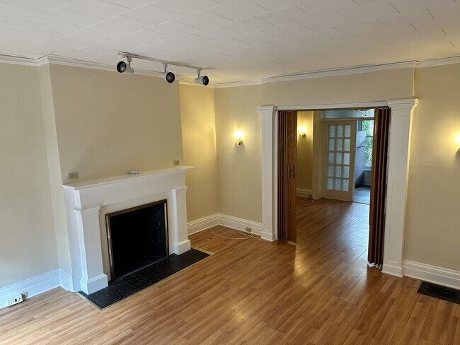 Building Photo - 341 State St