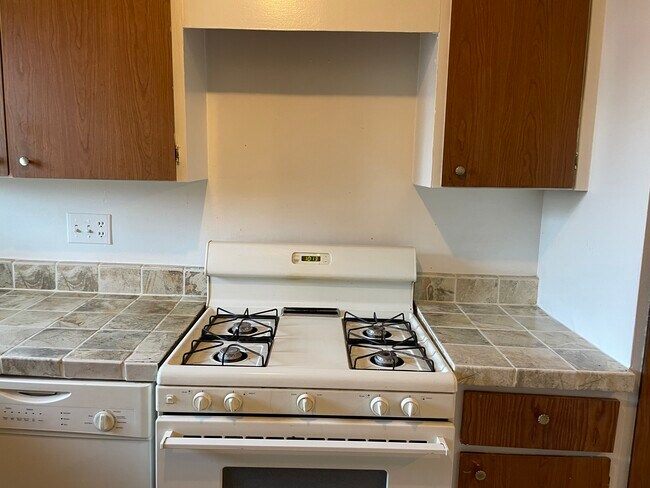 Kitchen Part 2 - 11340 Cherry Hill Rd