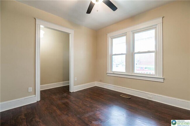 Building Photo - 1057 Jackson St