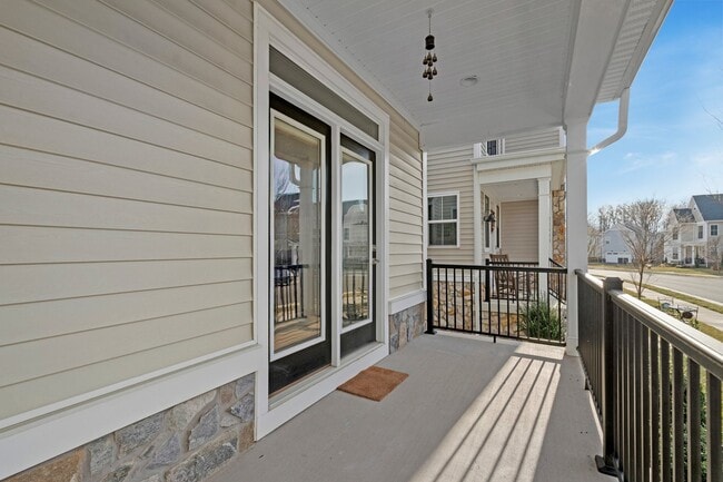 Building Photo - 22956 Aurora Vw Dr