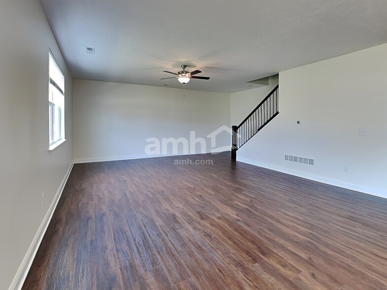 Building Photo - 8110 Hula Popper St