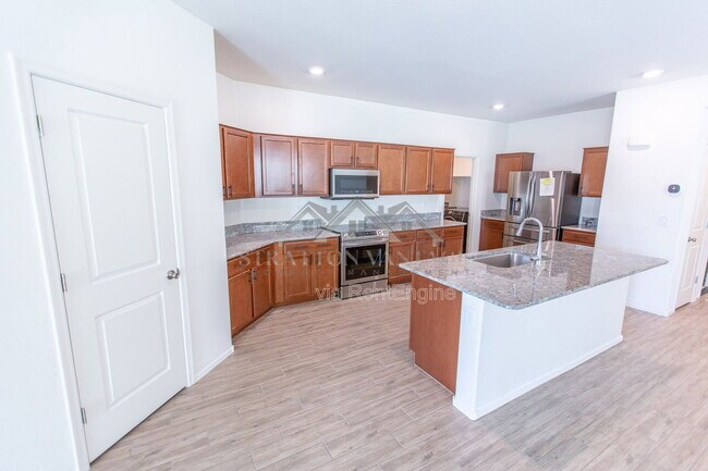 Building Photo - 15427 W Windward Ave