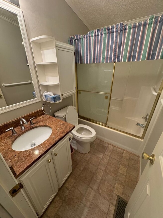 Building Photo - Cozy, 3-Bedroom Home, 2-Bathroom Home