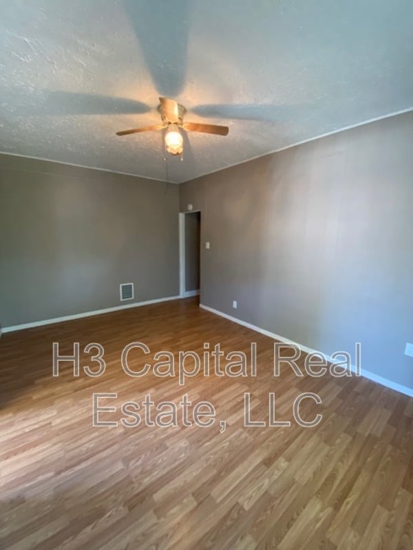 Building Photo - 2460 Benton St