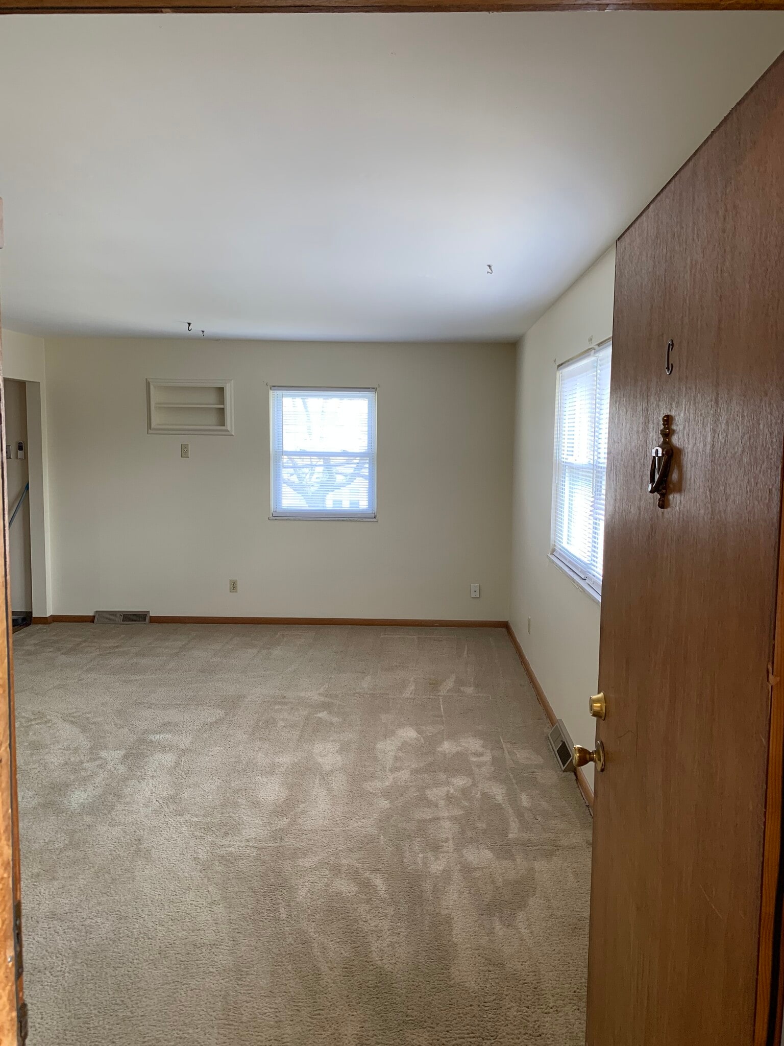 Living Room - 5400 Beacon Hill Rd
